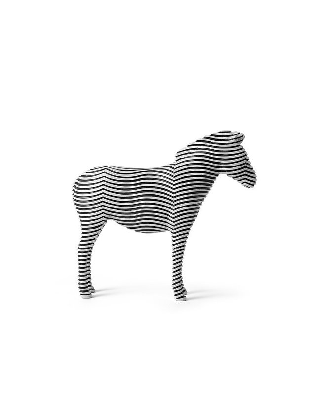 escultura zebra frente lili casa e construcao